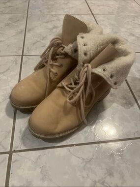 Women's Cozy Lace-Up Tan Ankle Booties with Faux-Sherpa Cuff